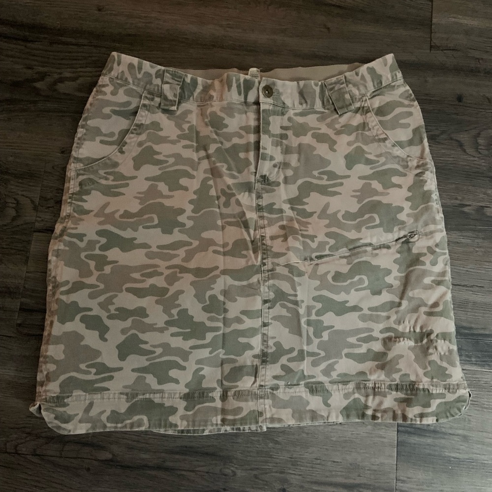 Size 14 skort